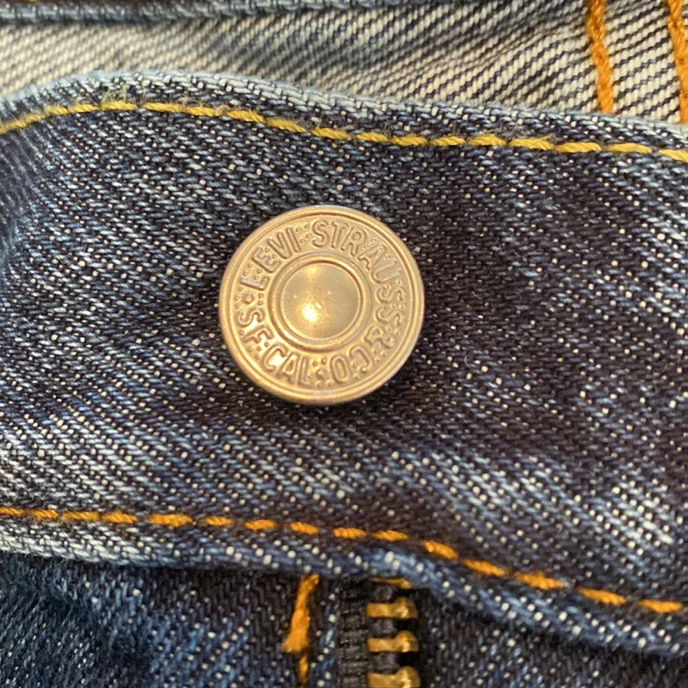 Men’s Levi’s 505 dark wash denim 35W X 32L. Excellent condition! - Picture 9 of 9